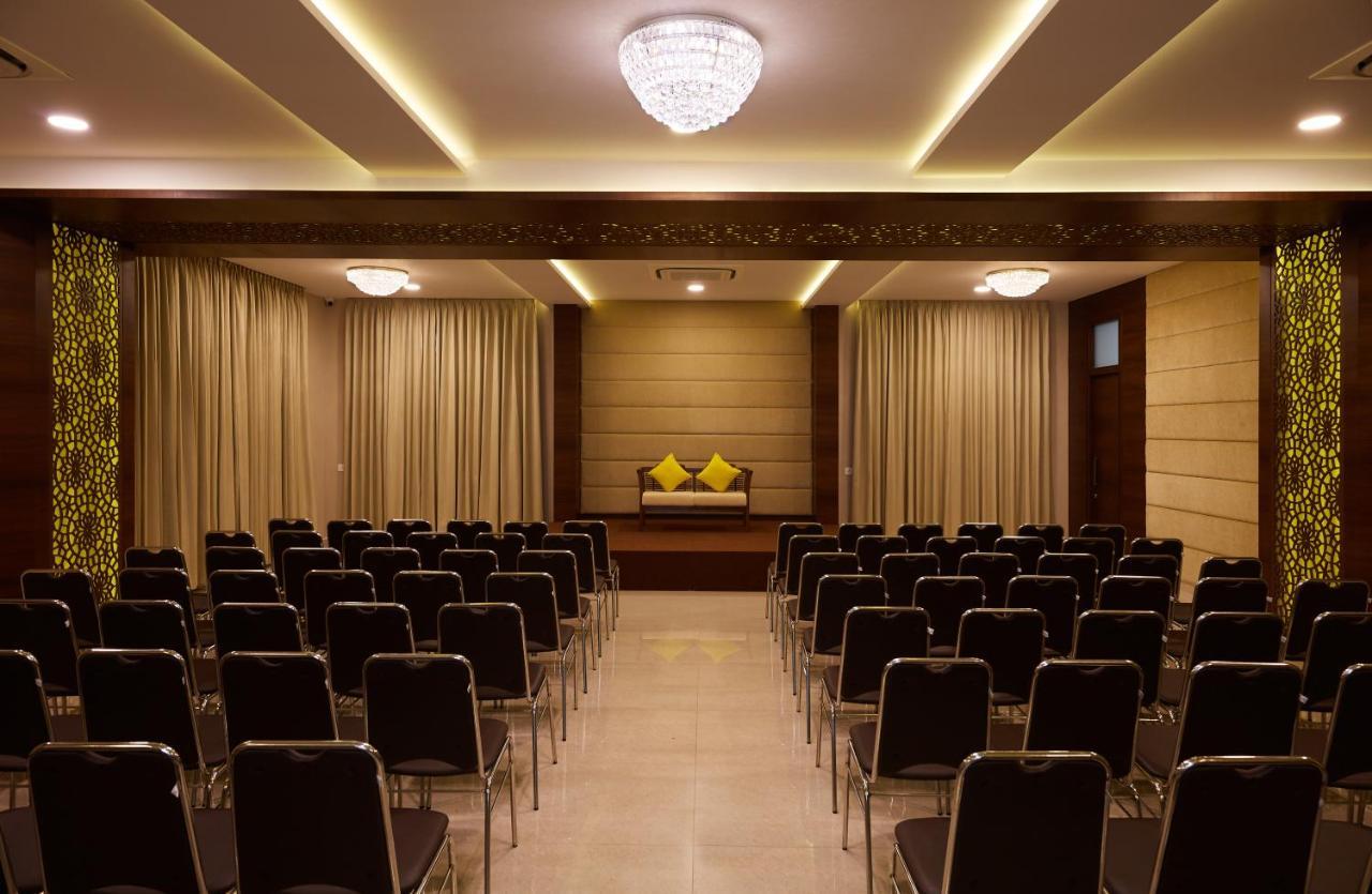 Hotel Kamar Residences And Banquets Τσενάι Εξωτερικό φωτογραφία