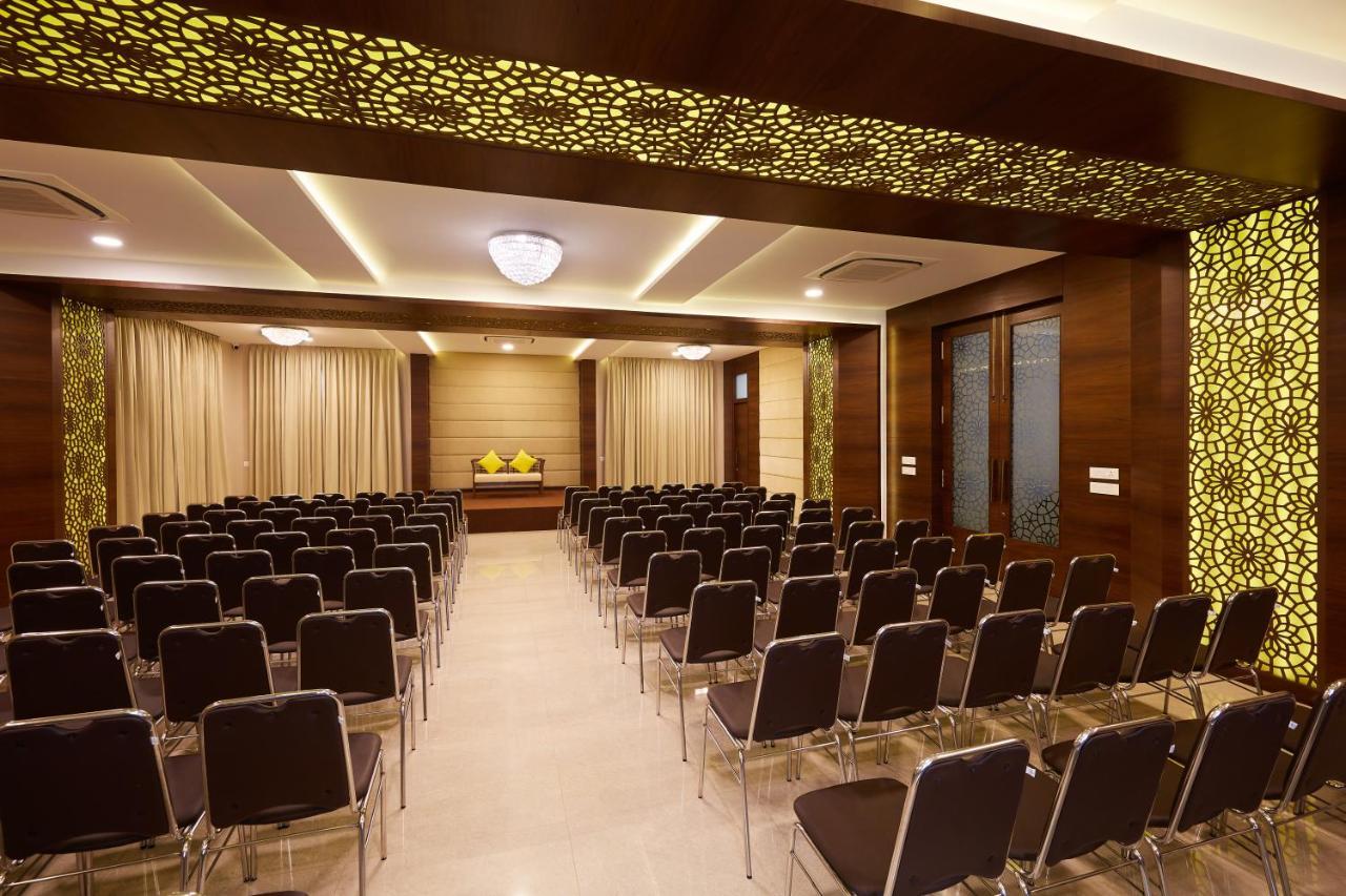 Hotel Kamar Residences And Banquets Τσενάι Εξωτερικό φωτογραφία
